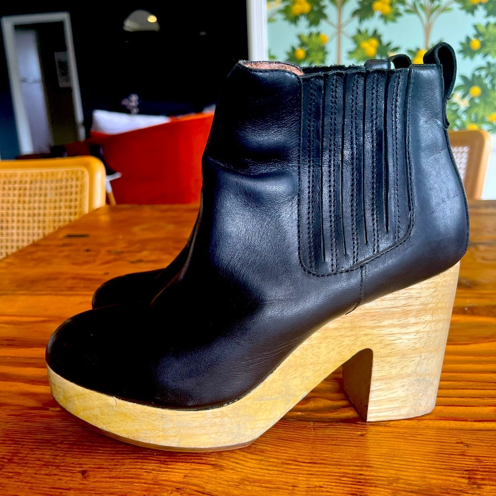 Madewell Marco Chelsea Boot, black leather, platform wooden clog, size 6